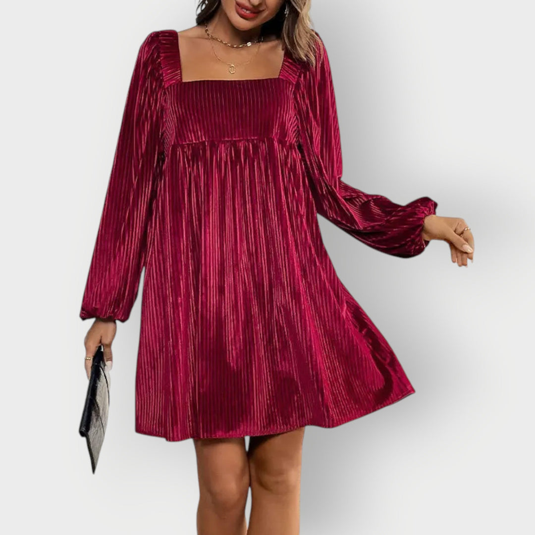 Lois - Velvet Chic Backless Square Dress