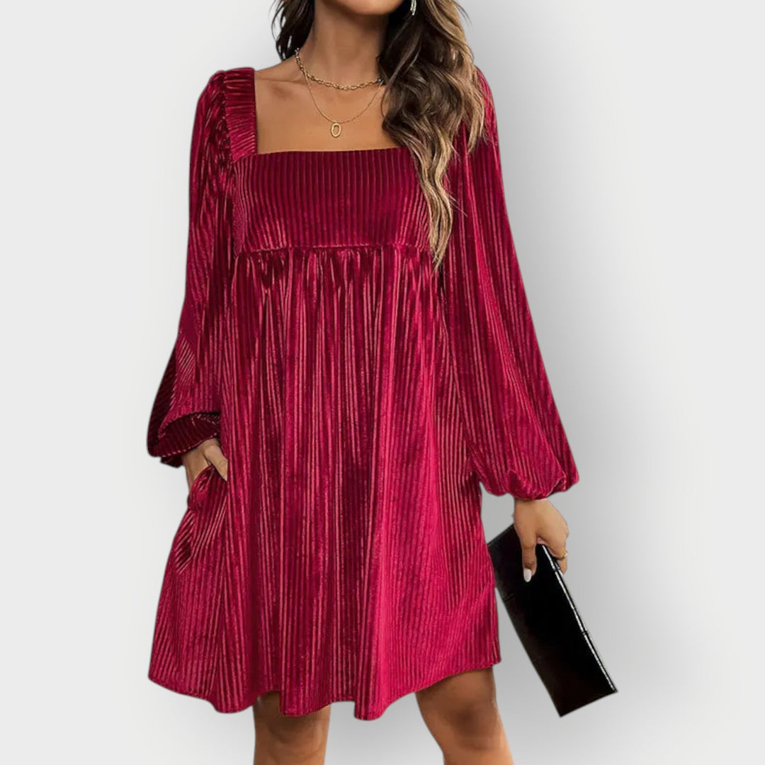Lois - Velvet Chic Backless Square Dress