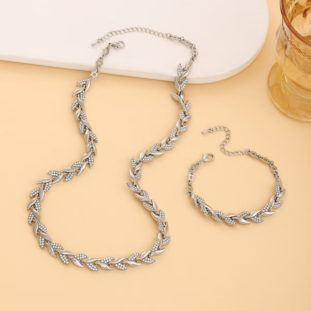 Donna - Fish Tail Necklace & Bracelet Set